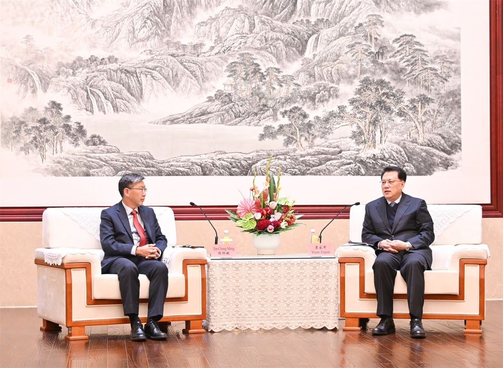 袁家军会见新加坡国际港务集团有限公司总裁陈聪敏一行(图1)